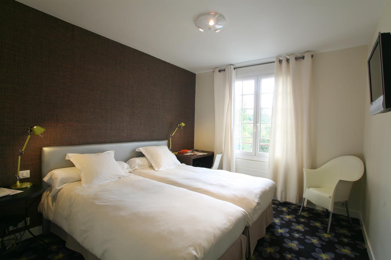Logis Ar Milin Hotel Châteaubourg Exterior foto