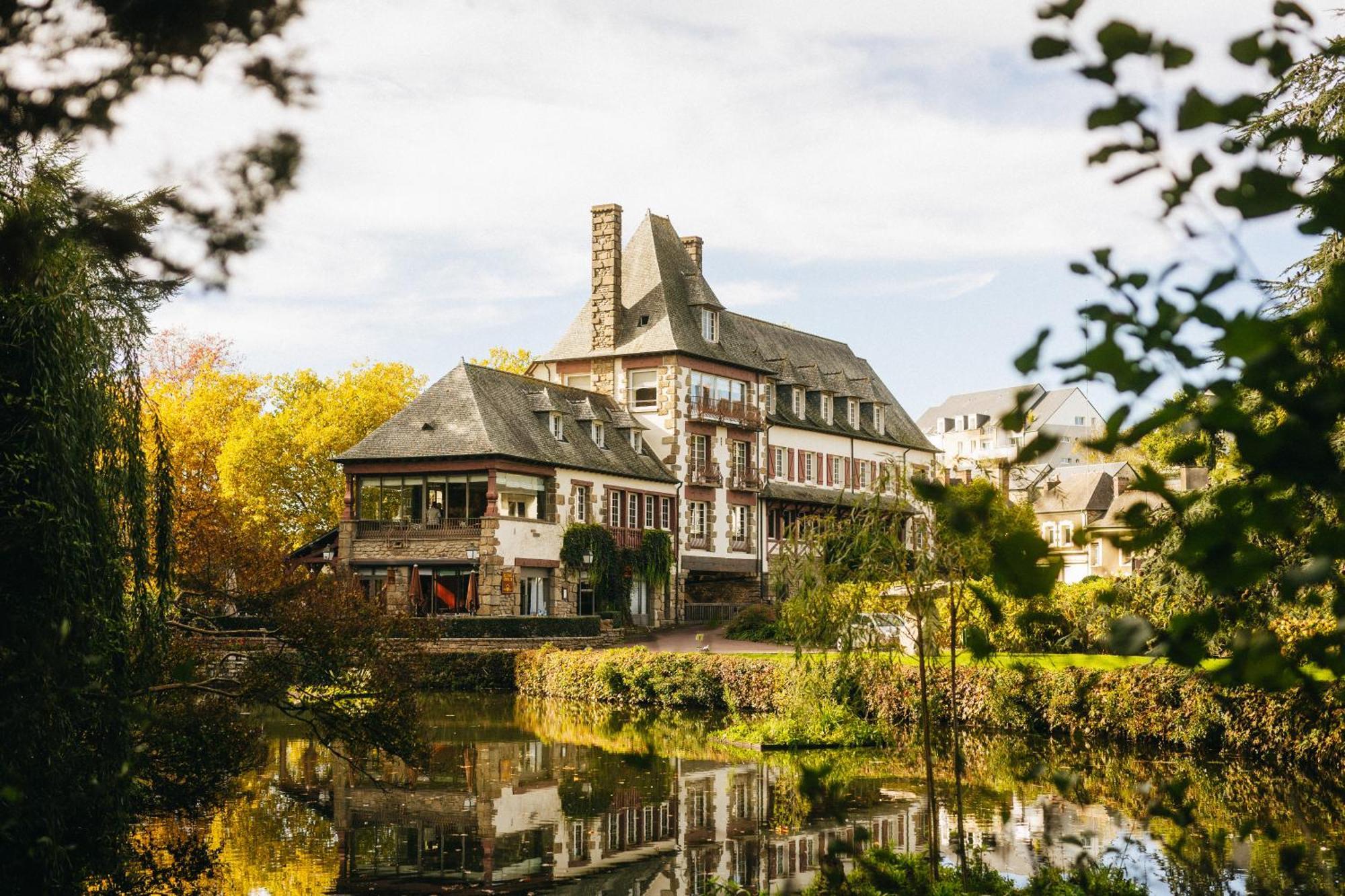 Logis Ar Milin Hotel Châteaubourg Exterior foto